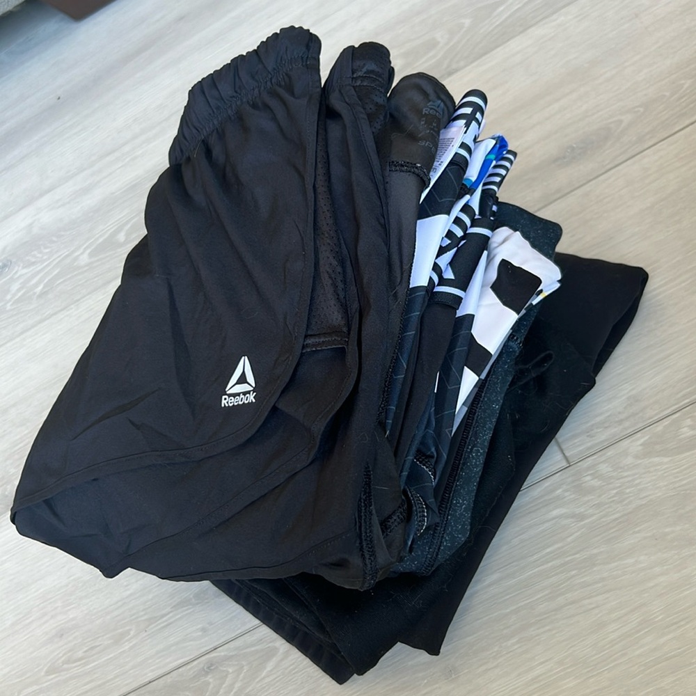 Medium Reebok bottoms - bulk